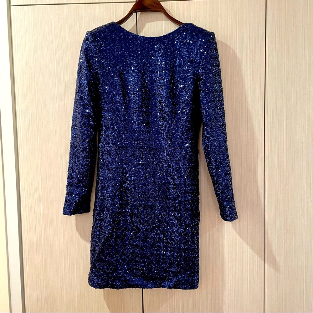 Stunning Long-Sleeve Sequin Sheath Dress S